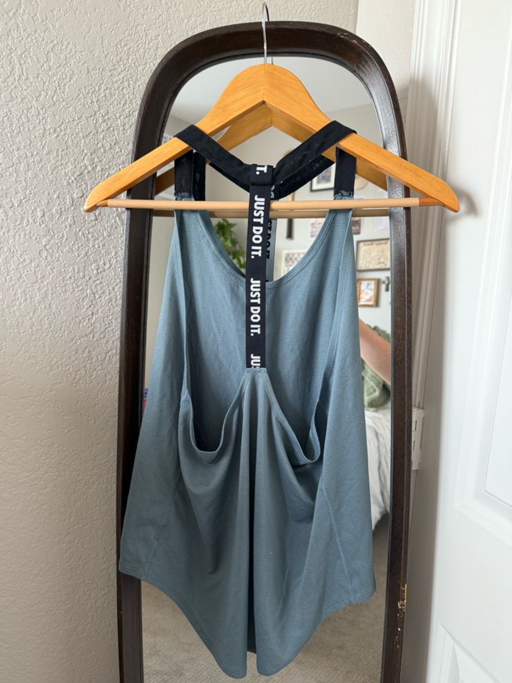 Nike Women's Tank Top - Medium - Picture 2 of 6